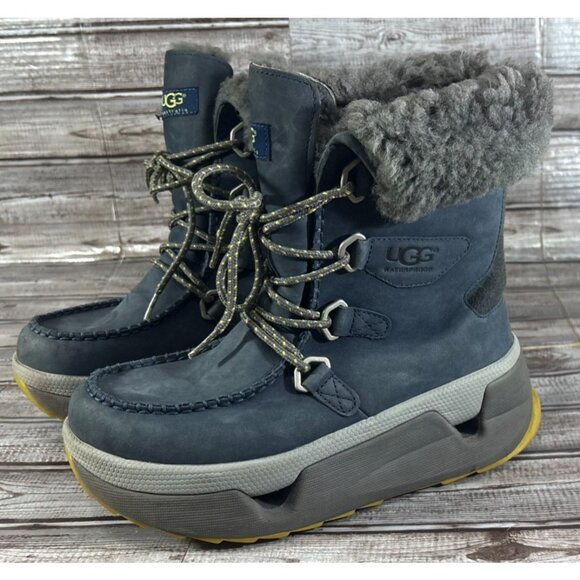 UGG Australia Auden Leather Shearling Sheepskin Boots Size 7 color navy